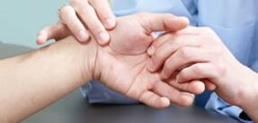 Diagnosticul durerii în articulațiile degetelor