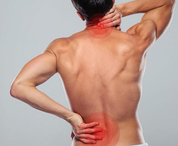 Un bărbat are o osteocondroză a coloanei vertebrale